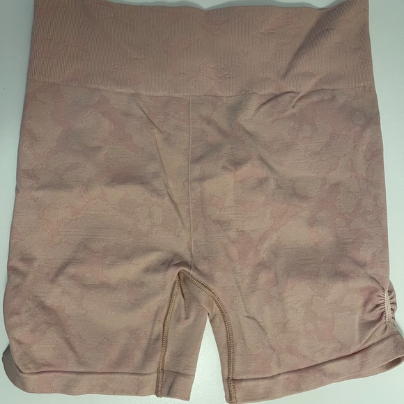 Gymshark Biker Shorts - Picture 2 of 3